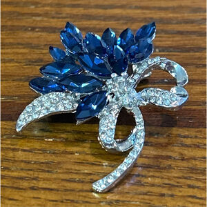 Women's Unbranded Blue & Silver Rhinestone Flower Brooch, One Size
